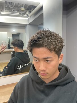 アレス バイ シカ 神戸三宮元町店(ALLES by Cica) スパイキーショートパーマ