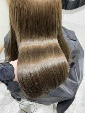 ジーナ 千葉(Zina) 透明感オリーブカラー【森孝也】