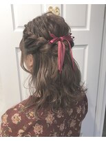 結婚式、パーティ、二次会、ハーフアップリボンアレンジ