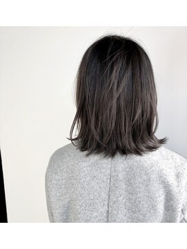 エイミー(Aimee) Aimee 切りっぱなしボブ×アッシュグレージュ
