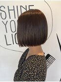 フレンチ切りっぱなしボブ