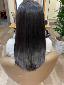 ミュー 天満橋(MEU) 髪質改善ストレートで艶々セミロング