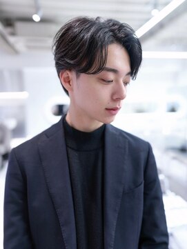 イオ 本厚木(io) 波巻きスパイラルパーマセンターパートアッシュブラック