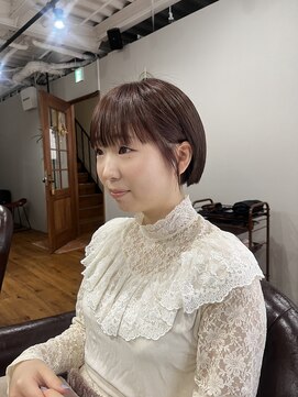ウィーク 梅田(UiiC) 襟足ギリギリ切りっぱなしボブ【uiic stylist rira】
