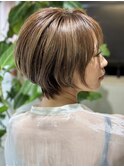 大人ショートカット前髪あり
