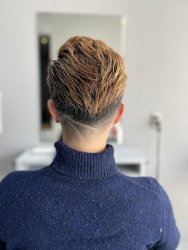 オーロラヘアー(Aurora hair) 震災刈り