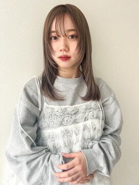 ウード(OUD) アッシュベージュ　フェイスレイヤー