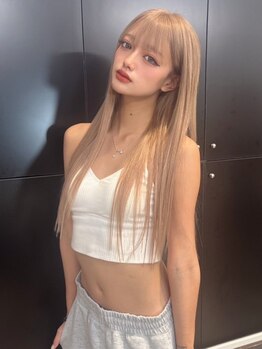 フィーネ(Fi-Ne)の写真/ケアブリーチやダメージを最小限に抑える技術でダメージレスに艶感、透明感あふれるハイトーンスタイルに!