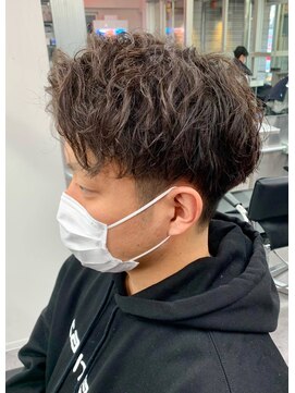 ジーニー 新百合ヶ丘(Genie) フェザーパーマサーフカール刈り上げセンターパート