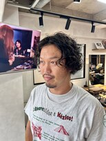 ニール(Neal)&nbsp;【Neal 新宿/西新宿】メンズ　ミディアムパーマスタイル〈SAKU〉