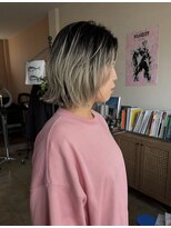 スイ チトセ(suiii chitose)&nbsp;グラデーションカラー×外ハネボブ