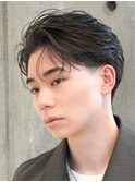 テーパーフェードフェザーパーマセンターパートビジネスヘア