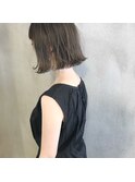 軽めボブに透明感グレー◎