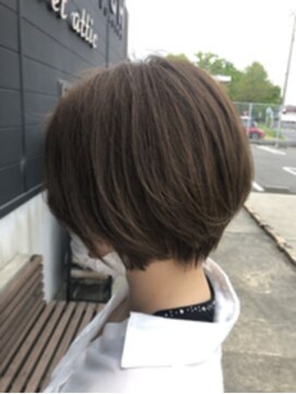 サロン クラッチ クリエイティブ コンセプト(salon CLUTCH creative concept) 大人ショート×クールアッシュ