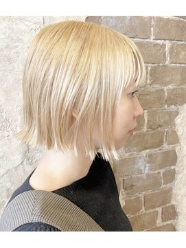 マギーヘア(magiy hair) ホワイトブロンド［magiyhair西部笑］