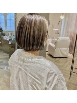 フルショウ 小牧(FURUSHO) 大人可愛い20代30代40代 大人ショートボブ プラチナベージュ