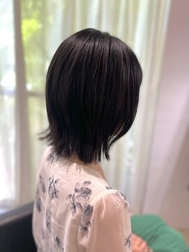 ツムグ 代官山店(TUMUGU) 30代40代50代大人可愛いこなれミディアム外はねモードヘア代官山