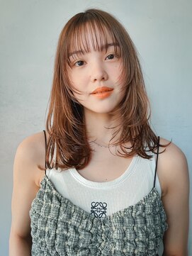 エニ 自由が丘(ENi) 黒髪/グレーベージュ/レイヤーロング/前髪パーマ[自由が丘駅]