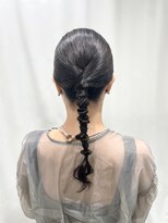 サクララ(Sakura la) タイト編み下ろし　結婚式お呼ばれヘア　ロング