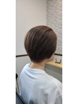 ヒロ美容室&nbsp;前下がりショート