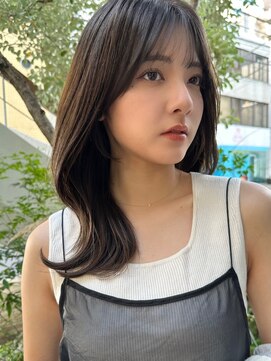 アイヴィ 表参道(IVY) フェイスレイヤーグレージュくびれヘア【肥田亜沙美】