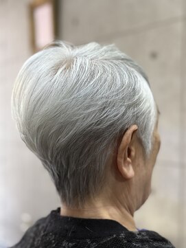 ヘアーズグレース(hairs GRACE) 耳出しショートスタイル