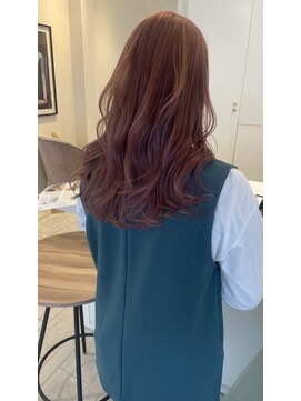 カシェ シモムラ(Cashe'e SHIMOMURA) ピンク/レイヤーカット/顔まわりレイヤー/ブリーチ/髪質改善