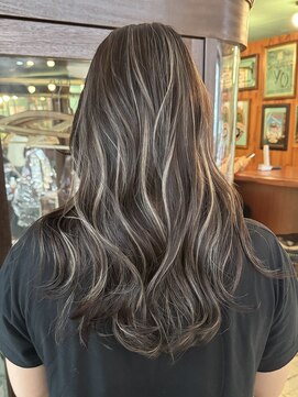 スリー(three) ハイライト