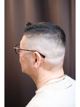 アモ(Amo) 【新富町】男のハイスキンフェード、理容ならではの刈り上げ。
