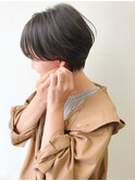 ピアスが似合うショートヘア