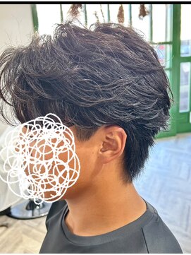 ネバーランド(NEVERLAND) フェザーパーマ(強め)