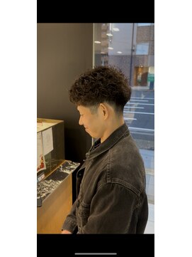 ミリ(milli Produce by ITAKURA) 刈り上げショートパーマ