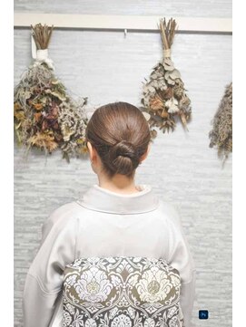 マナミメイク(manami make) タイトシニヨン