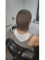 アモナ(amona)&nbsp;オリーブベージュ/切りっぱなしカット/ボブ　20代　30代　40代