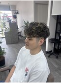 メンズ　パーマ　スペインカール　ハイライト　フェード