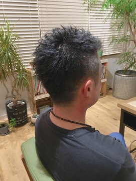 エイチ(eitcH) 爽やかツーブロックショート