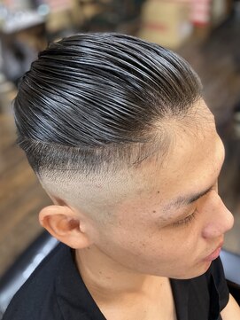 ズーム(ZOOM) スキンフェードマンパンスタイル