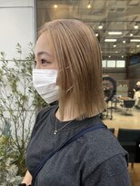 マザー(MOTHER)&nbsp;ダブルカラーホワイトベージュカラーブリーチブロンドベージュ