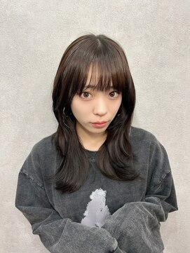 メゾンドムニ 恵比寿(Maison de MUNi) 黒髪小顔韓国風巻き薄め前髪あり顔周りレイヤー外ハネくびれ