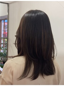 ヘアーアンドメイクアップモパ レイヤースタイル