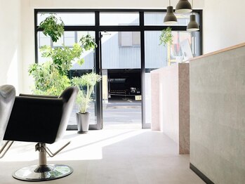 セラ ヘアデザイン(SELAh)の写真/心地よい半個室空間で、あなたの髪をじっくりケア―。髪質改善に特化した完全マンツーマンサロン*