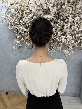 フォトリンクキポ 日本橋(Photo link ki.po) 婚礼列席の定番 すっきりアップスタイル