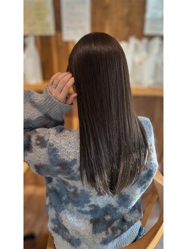 柔らかオリーブグレージュ