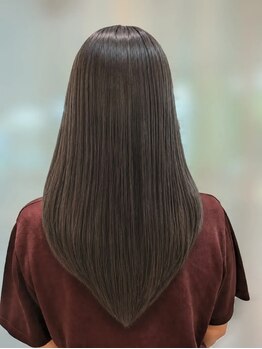 アルヴェラヘアエッセンス(ARVELA hair essence)の写真/「自然におさまる」を叶える、扱いやすいストレート