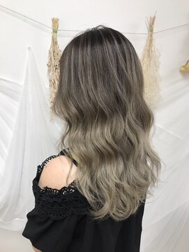 アンベリール(Embellir) グラデーションカラー