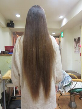 ヨシユキコンディショニング ダメージレスな縮毛矯正「強いくせ毛～ダメージ毛まで対応３５２