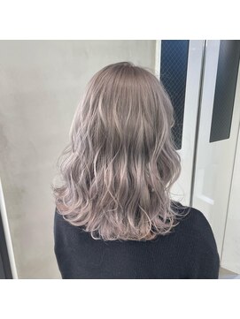 キース(KITH) ホワイトベージュ