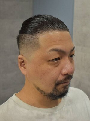 《Premiumコース￥8400》ご自身では難しい眉/ひげ/もみあげ/襟足のケアはBarberの高技術で!【22時まで営業】