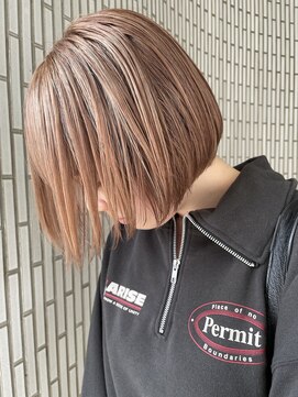ロッソ 西荻窪(ROSSO) ハイトーンのまろやかベージュと切りっぱなしボブ。