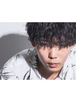 【吹田でメンズパーマならお任せ下さい！】 波巻き、フェザーなど、流行を取り入れたスタイルが得意！